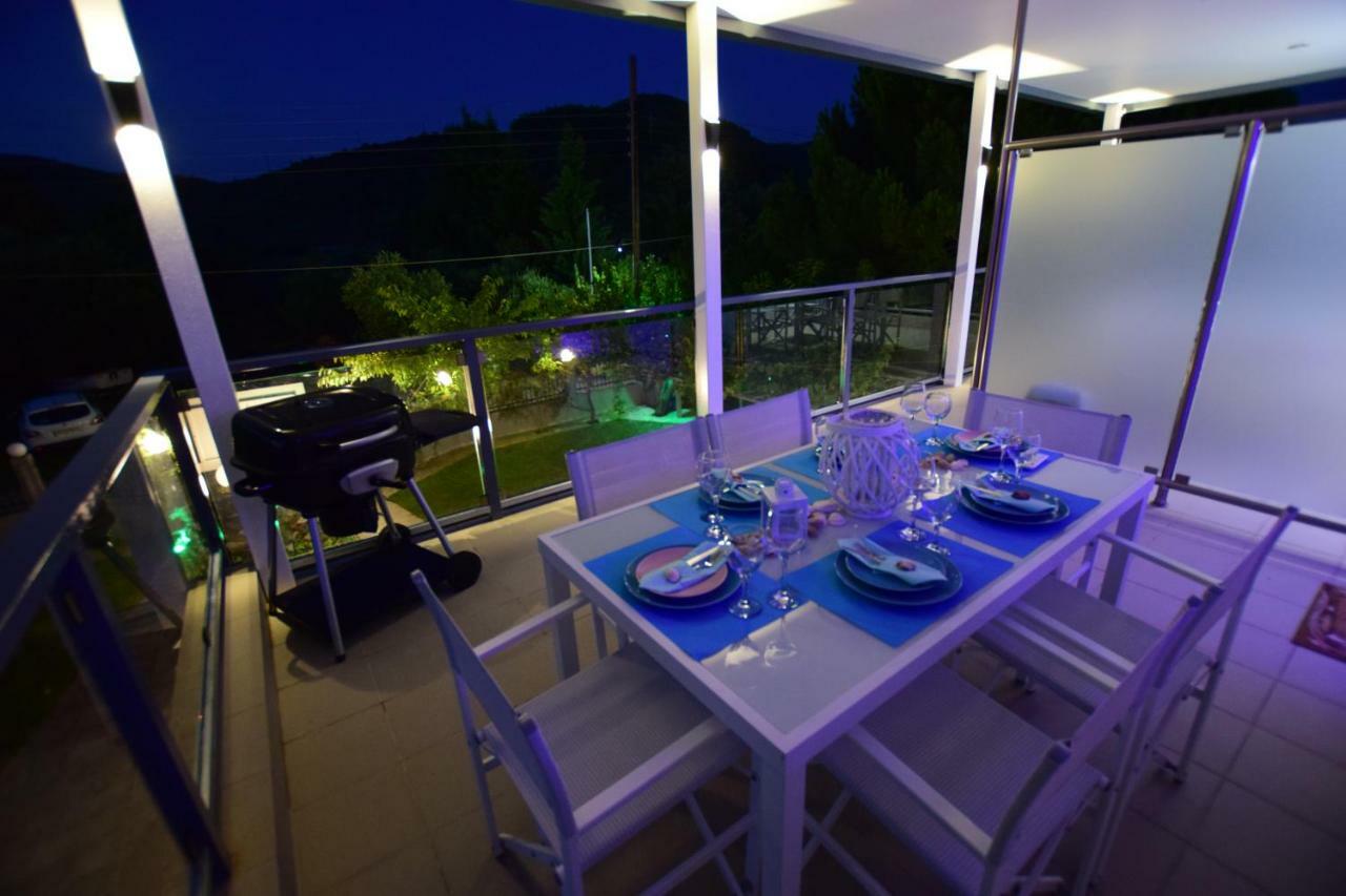 V Luxury Suites Toroni 3 ภายนอก รูปภาพ