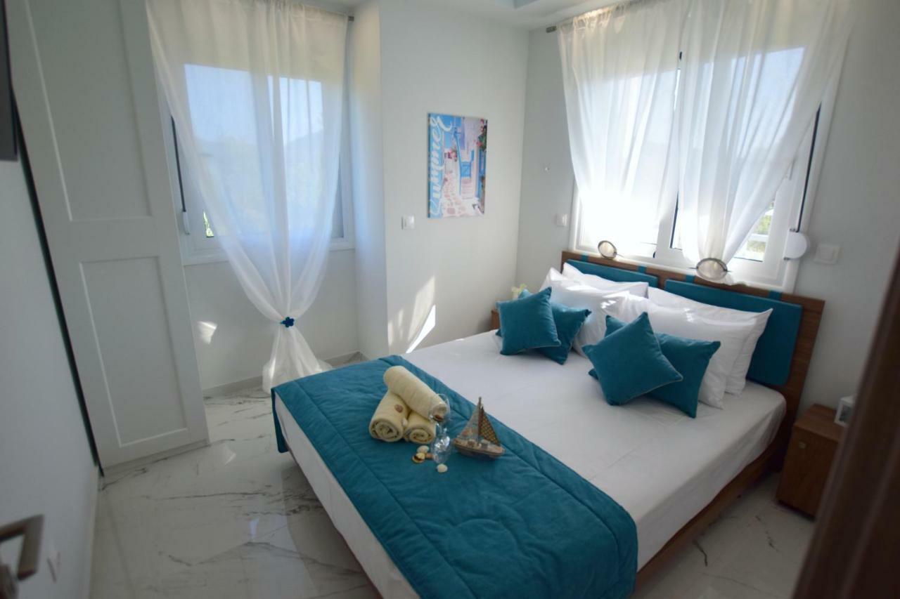 V Luxury Suites Toroni 3 ภายนอก รูปภาพ