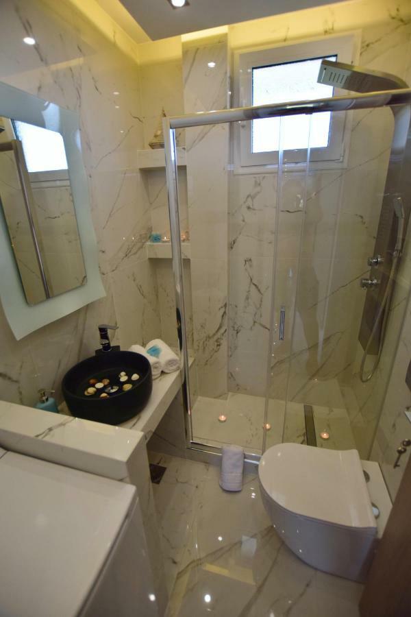 V Luxury Suites Toroni 3 ภายนอก รูปภาพ