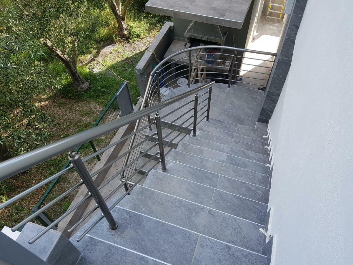 V Luxury Suites Toroni 3 ภายนอก รูปภาพ